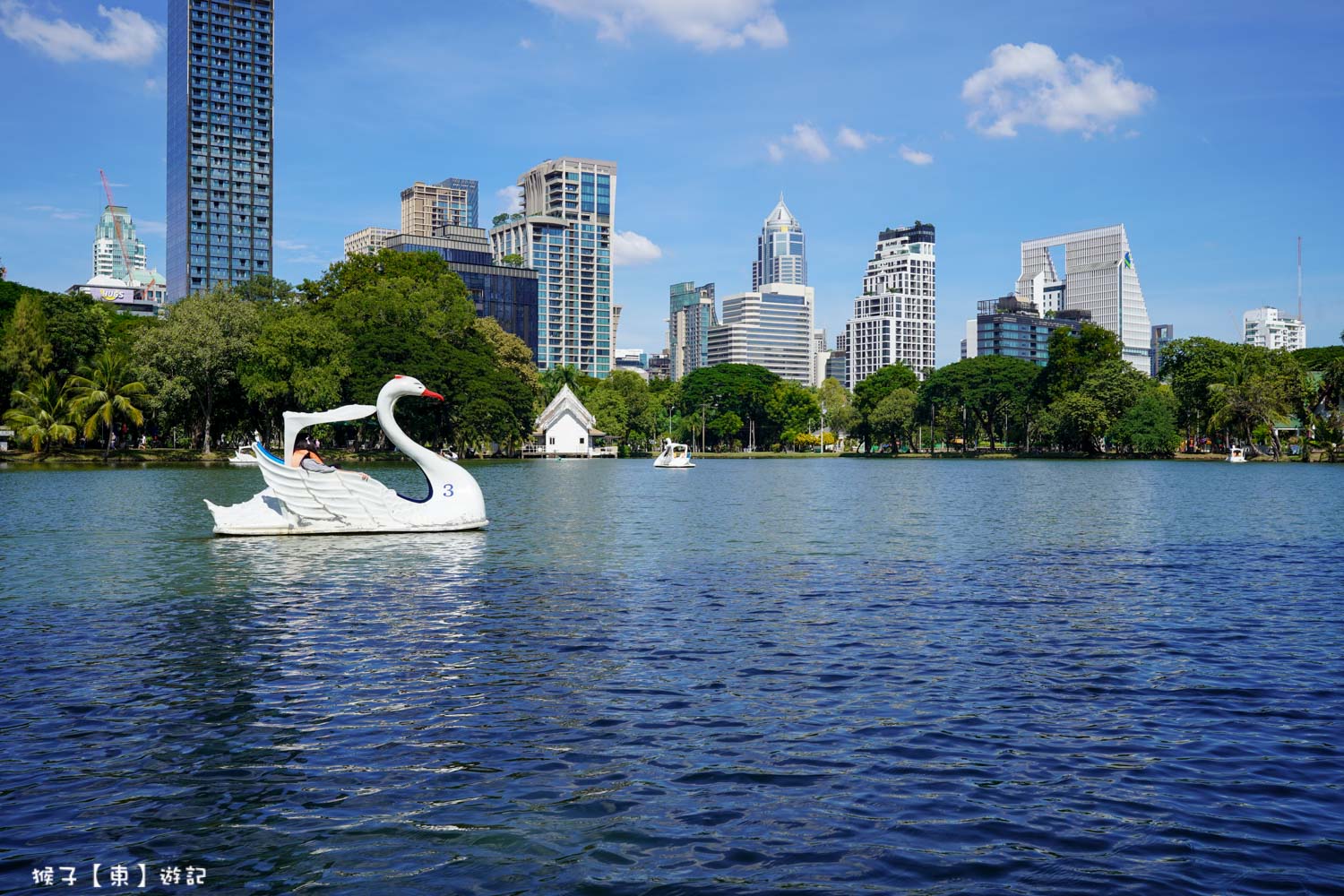 延伸閱讀：[泰國] 曼谷免費景點 Lumphini Park倫批尼公園免費玩天鵝船遊湖 漫步湖畔步道 泰國曼谷免費親子景點